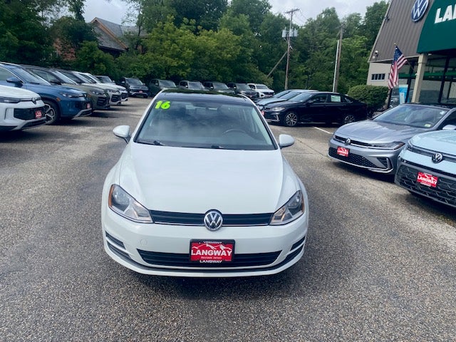 2016 Volkswagen Golf — side profile view